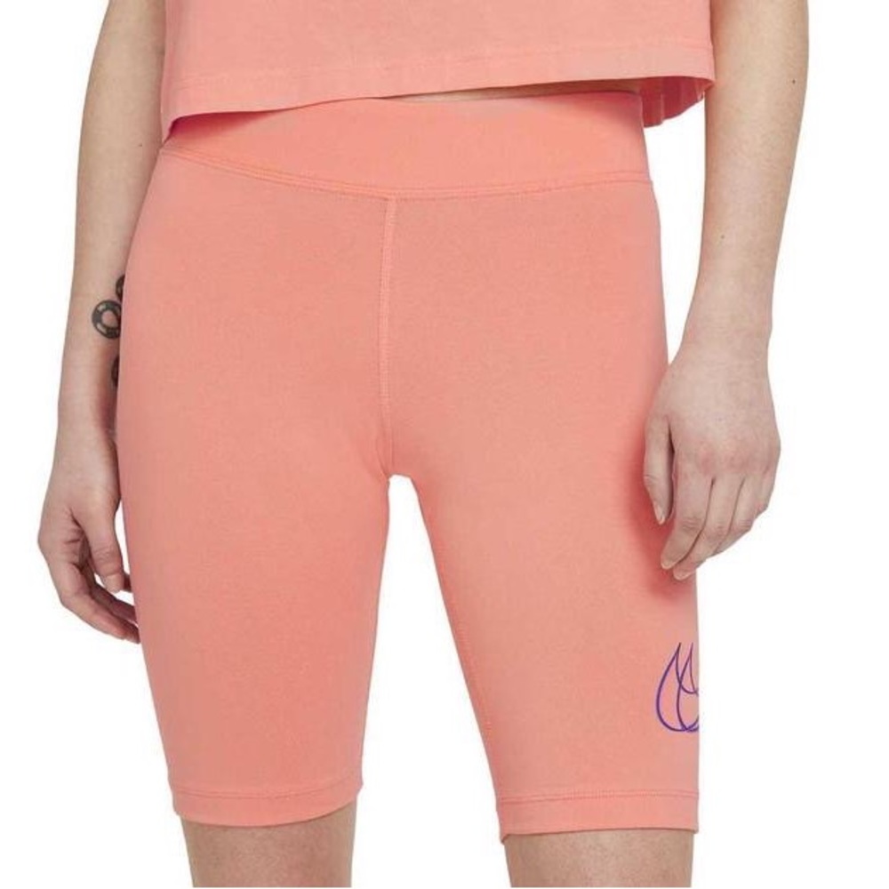 Nike Sportswear Essential Dance
Bike Short